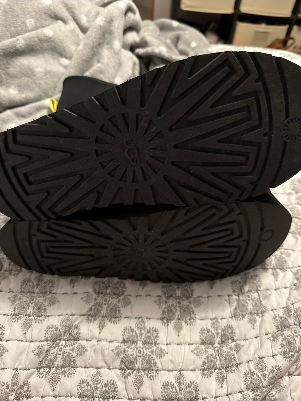 NWOT UGG CLASSIC DIPPER BOOT - Picture 2 of 3